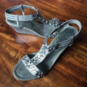 New York Transit Vibrant Wedge Sandal